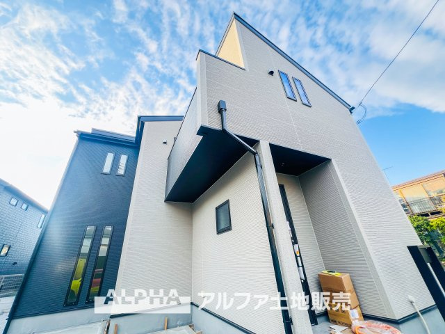 ~あきる野野辺 第5~ Newly built houseの外観|【outward appearance】
◆外観◆外壁のサイディングは軽量化で高い耐震性を発揮、加えて外壁に付着した汚れを雨でクリーニング。防汚でお手入れいらずで大変重宝します。