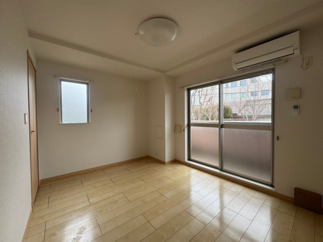 モンパルナスの居間・リビング