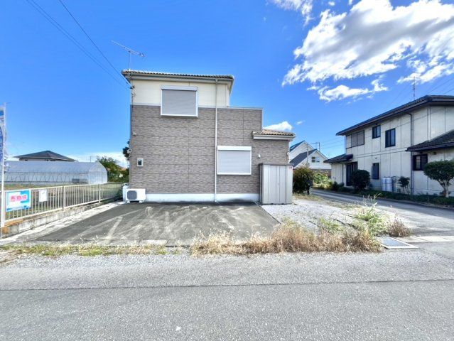 【中古戸建】児玉郡上里町大字神保原の外観|■外観｜ここから始まる「日常」はご家族にとってかけがえのない時間となります。少しでも豊かに、快適に。