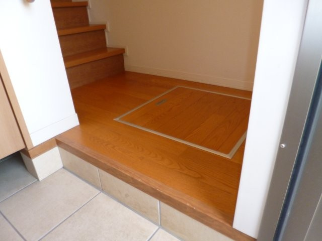 アンビエラＢの玄関