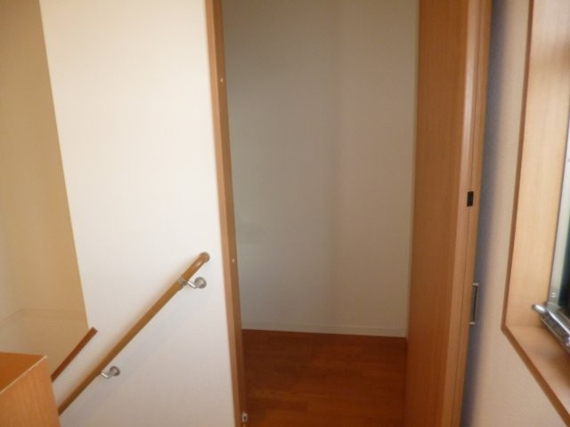 アンビエラＢの収納|廊下収納