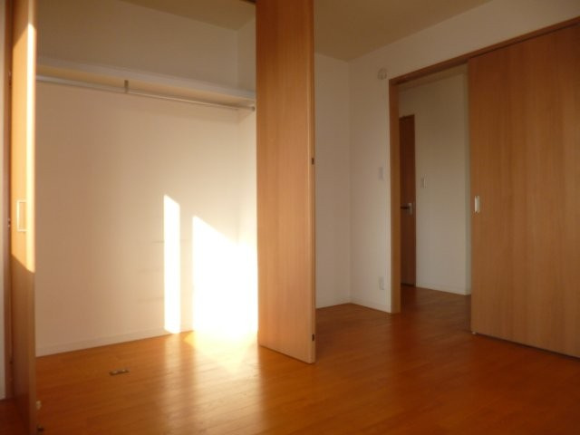 アンビエラＢの収納|洋室