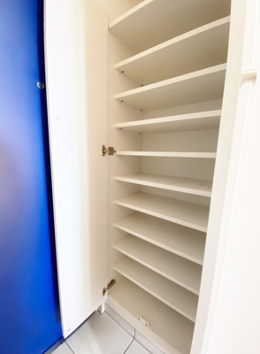 【玄関】 | シャインコート岡南町