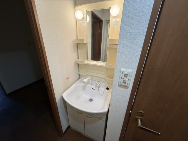 フローライト蛍池の独立洗面台