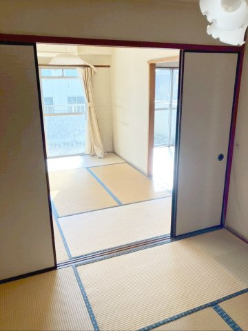 メイゾン多々良の和室|温かみがある和室です！リラックスして過ごせる空間ですね！