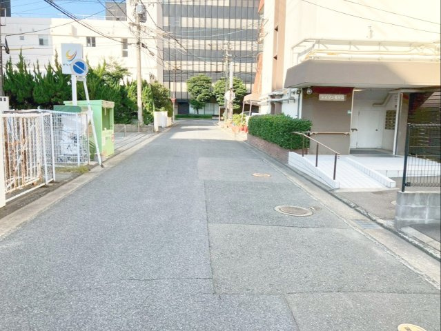 メイゾン多々良のその他|前面道路