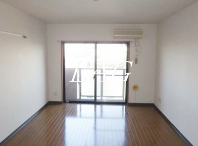 【居間・リビング】 | レーベンス八幡 | 洋室のお部屋です。