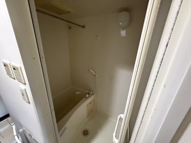 フローライト蛍池の浴室