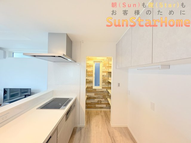 【サンスターホーム】武蔵村山市中央　築浅　東南角地　高機能注文住宅のキッチン