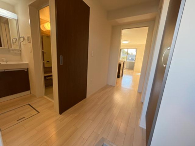 【内装】 | エルフォルク | 廊下