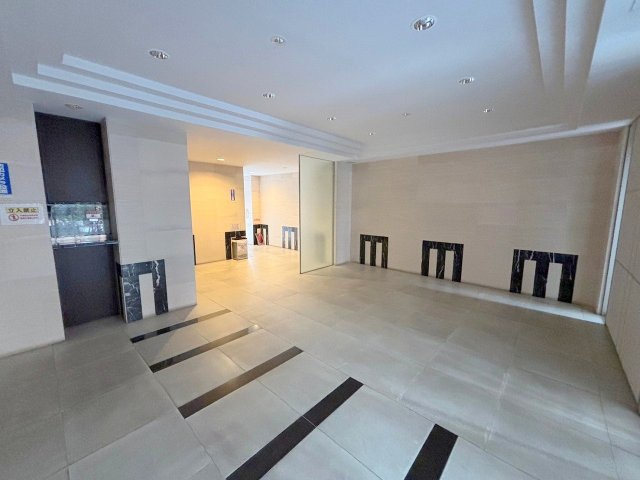 エイペックス新大阪のエントランス