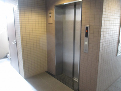【その他共用部分】 | 豊里セレニテ | エレベーターが有るので助かりますね