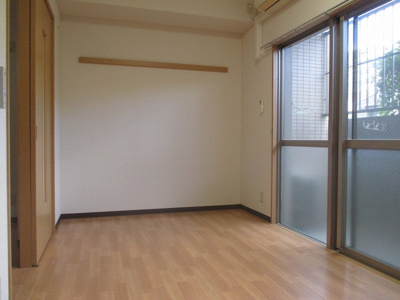 【居間・リビング】 | 豊里セレニテ | 明るくキレイなお部屋です