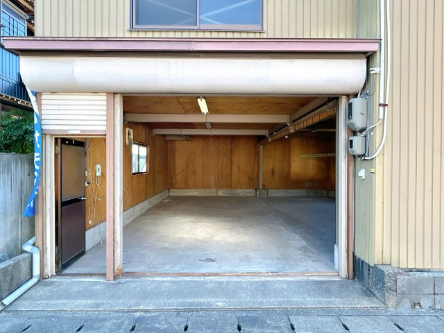 リフォーム中古戸建　大垣市昼飯町　昭和63年築の設備|車庫