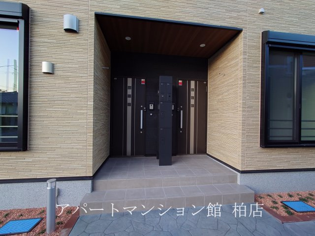 エスタブレBの玄関