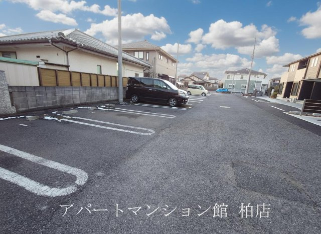 エスタブレBの駐車場