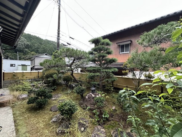 中古住宅　粟野西8丁目の庭