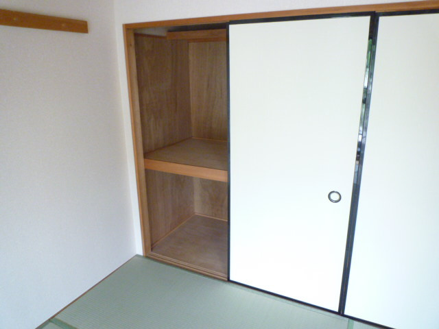 ハイクレスト喜沢南マンションの収納|別号室の参考写真です。