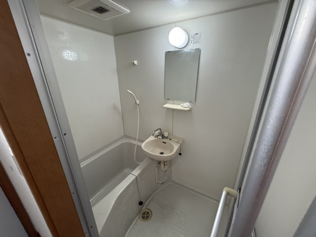 メゾンウッディⅡの浴室