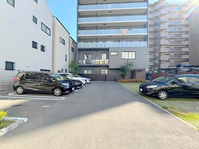 セレーノ北野の駐車場