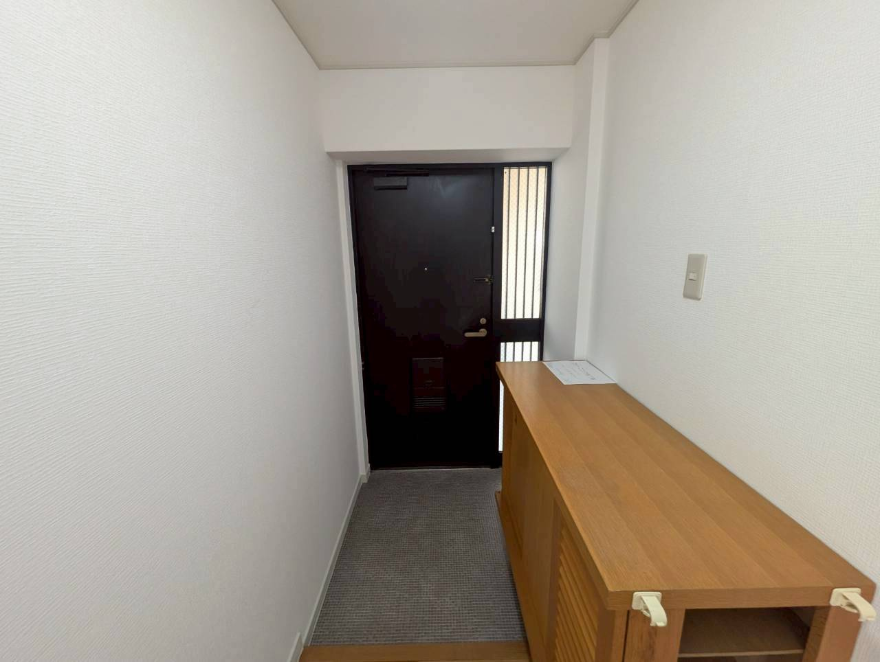 ヒルズコート刀根山の玄関