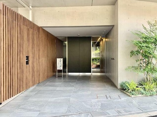 【エントランス】