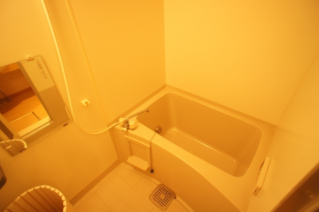 シャルマン ⅡＡＢＣＤの浴室|反転です