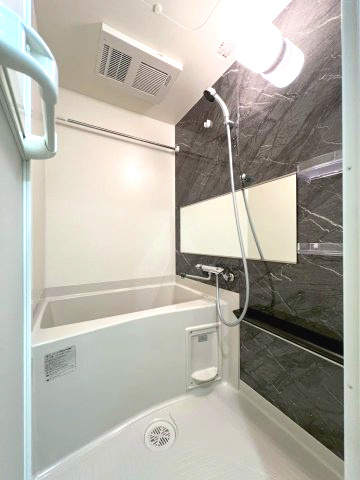 プレサンス上前津オレシア　名古屋市賃貸　仲介手数料無料の浴室