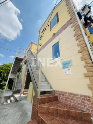 横浜市神奈川区三ツ沢下町のアパートの外観