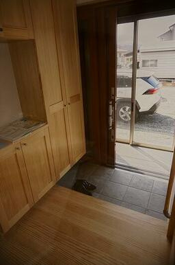 【玄関】岩手郡岩手町大字川口第13地割