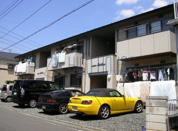 メゾンタチバナの駐車場