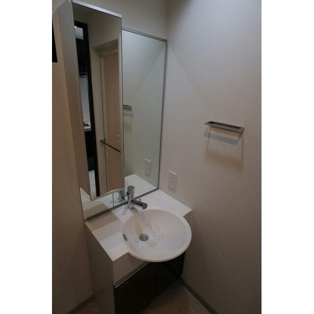 GENOVIA上野Ⅱskygardenの洗面所