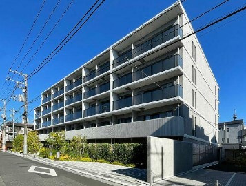 【外観】 | ウエリスアーバン中野坂上 | 鉄筋コンクリート造のがっちりとした建物。