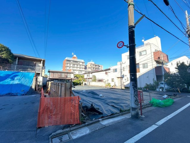 世田谷区若林2丁目　建築条件無し売地　全4区画の前面道路含む現地写真|現地写真（2025.11.03撮影）

現地ご見学希望・資料請求などお気軽にお問い合わせ下さい！
03-5990-5201