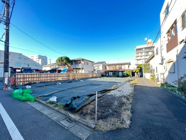 世田谷区若林2丁目　建築条件無し売地　全4区画の前面道路含む現地写真|現地写真（2025.11.03撮影）

現地ご見学希望・資料請求などお気軽にお問い合わせ下さい！
03-5990-5201