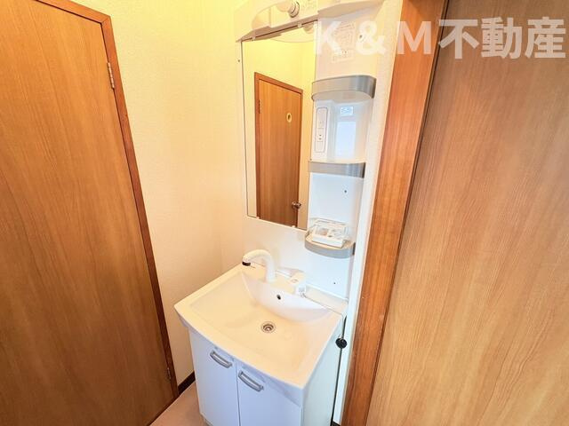 ボン・シャンスの洗面所|忙しい朝には欠かせない洗面所です