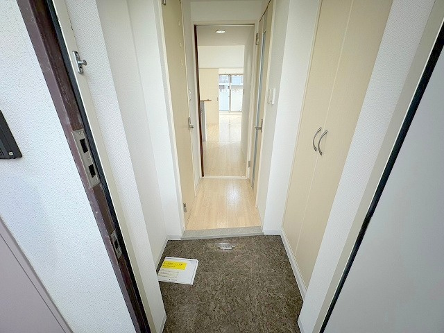 ルクレ新大阪レジデンスの玄関