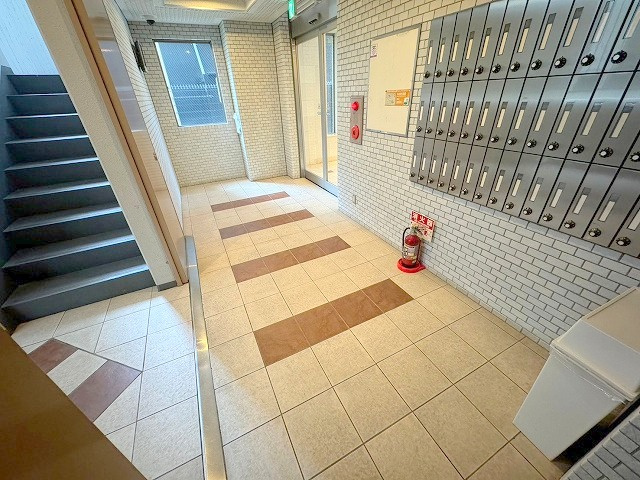 ルクレ新大阪レジデンスのロビー