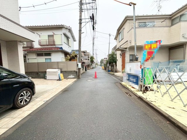 杉並区宮前2丁目　新築戸建の前面道路含む現地写真|現地写真（2025.10.26撮影）

現地ご見学希望・資料請求などお気軽にお問い合わせ下さい！
03-5990-5201