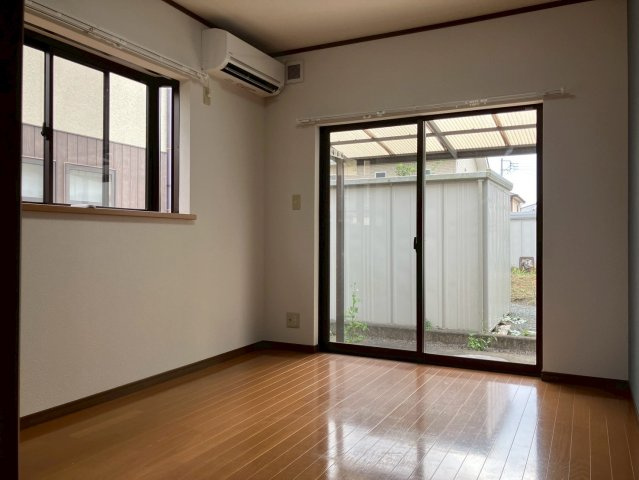 グリーンハウスの居間・リビング