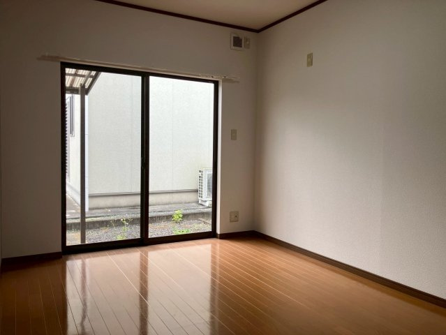 グリーンハウスの居間・リビング