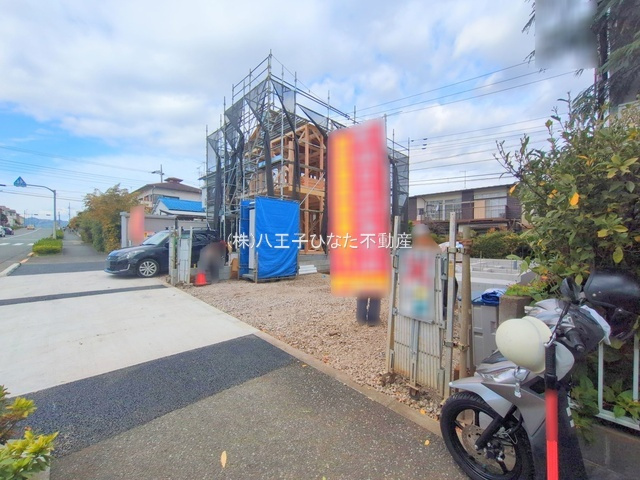 祝：成約済み　八王子市　散田町　新築戸建ての前面道路含む現地写真|～仲介手数料無料☆八王子ひなた不動産～　八王子市散田町　新築戸建て