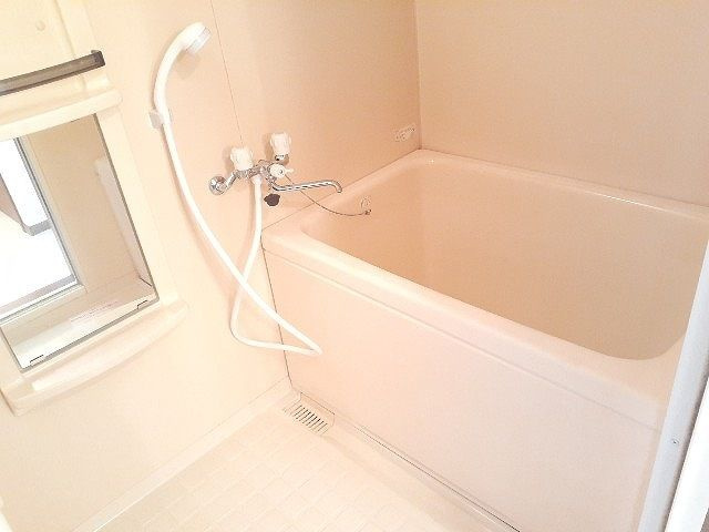 Ｉ・Ｆｉｅｌｄ　Ａの浴室|きれいなお風呂です