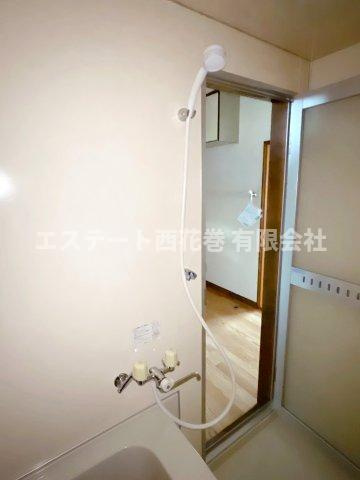 花巻市上小舟渡のアパートの浴室