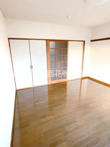 レジデンスサトウBの居間・リビング