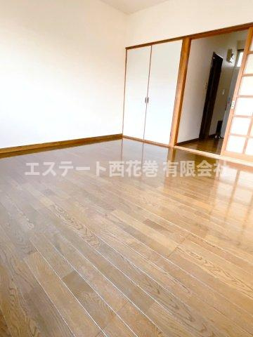 花巻市上小舟渡のアパートの居間・リビング