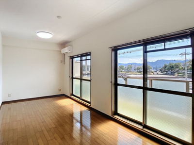 【居間・リビング】 | シーサイド操明