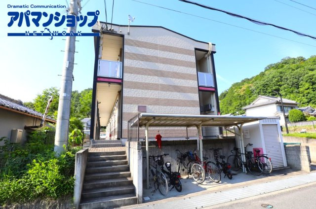 レオパレススナッグ　ビラ
