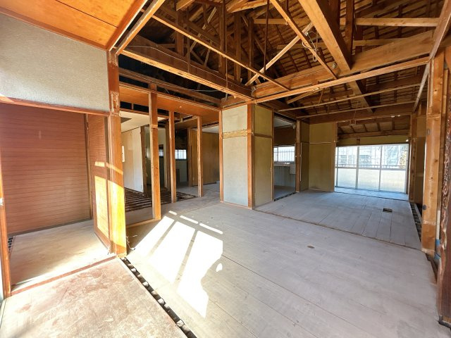 野洲市小篠原　中古戸建|【リフォーム中】リビング（別角度）
