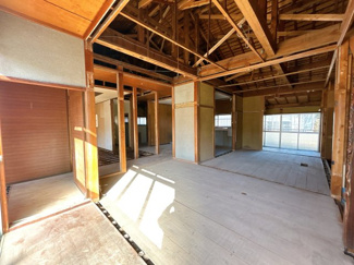  | 野洲市小篠原　中古戸建 | 【リフォーム中】リビング（別角度）